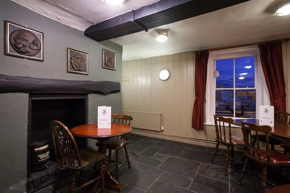 Anchor Hotel