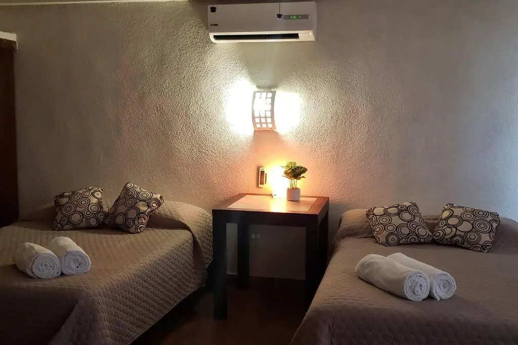 Departamento GRANDE con 2 recamaras con aire 5 camas wifi 115mb, cocina .Cochera techada, #4