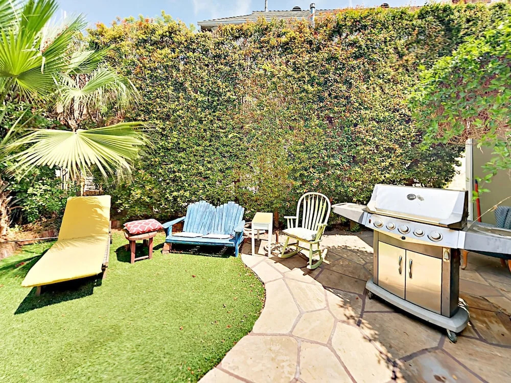 224 W Micheltorena Street House