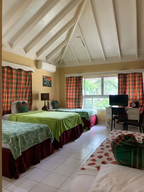Family Comfort in Jamaica - Enjoy 7 miles of White Sand Beach! villa