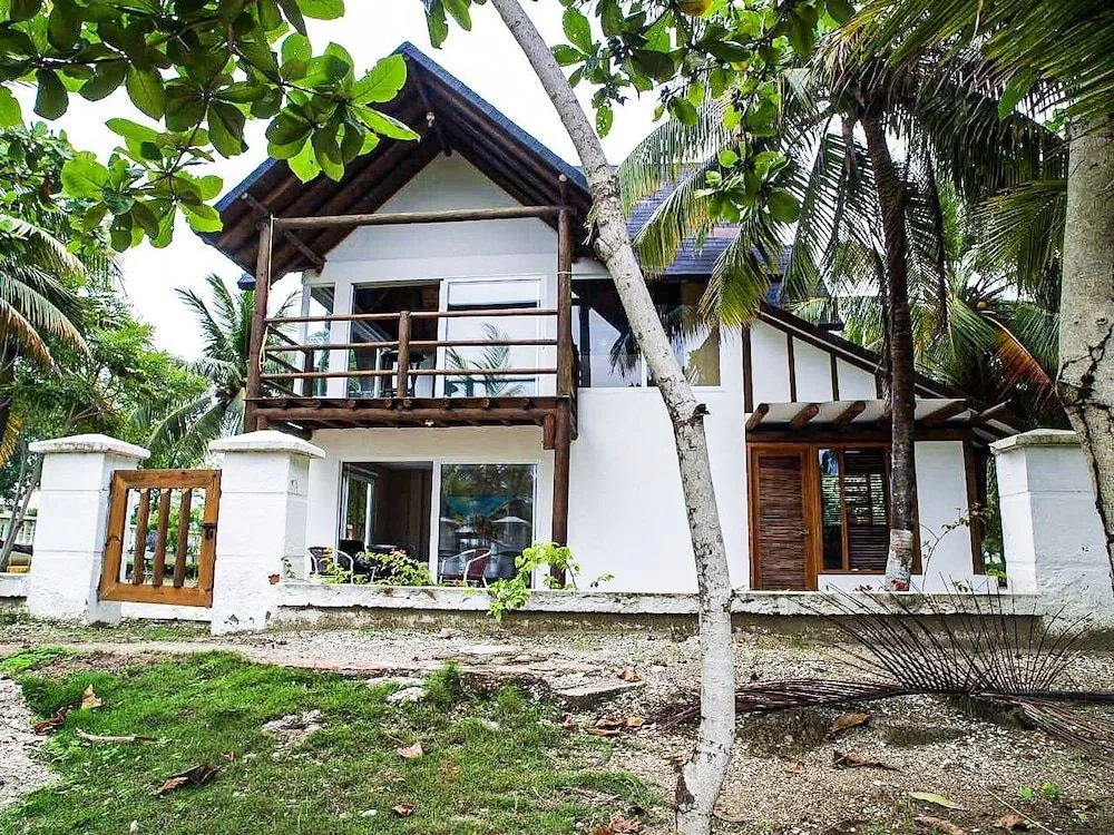 Cartagena Beach Bungalows