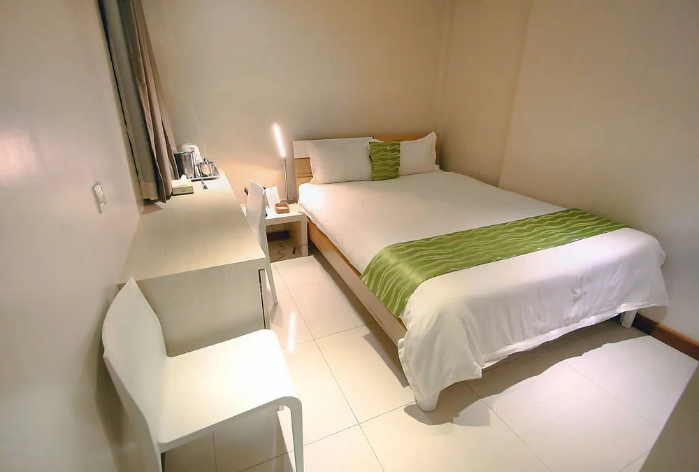 ZEN Rooms Suez Street Makati