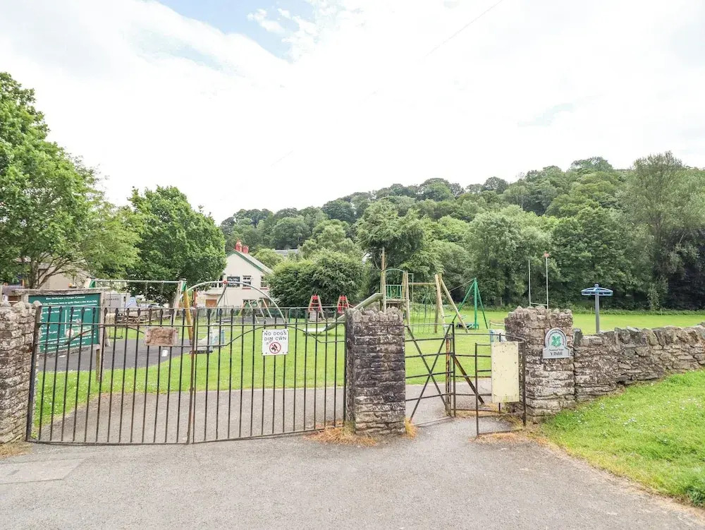 Bryn Golau
