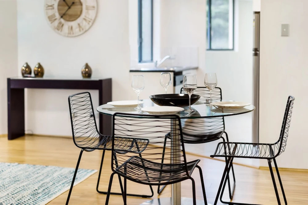 Inner city retreat in Pyrmont 1 bdrm with Car space - 28 Mill