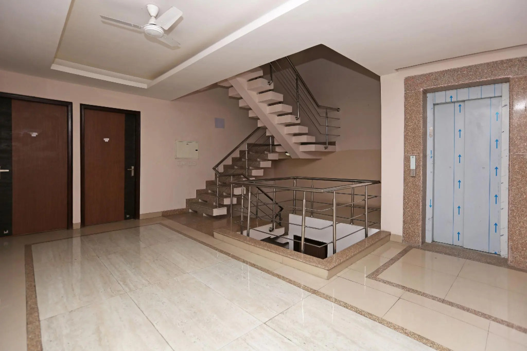 Capital O 8481 Le Tara Residency