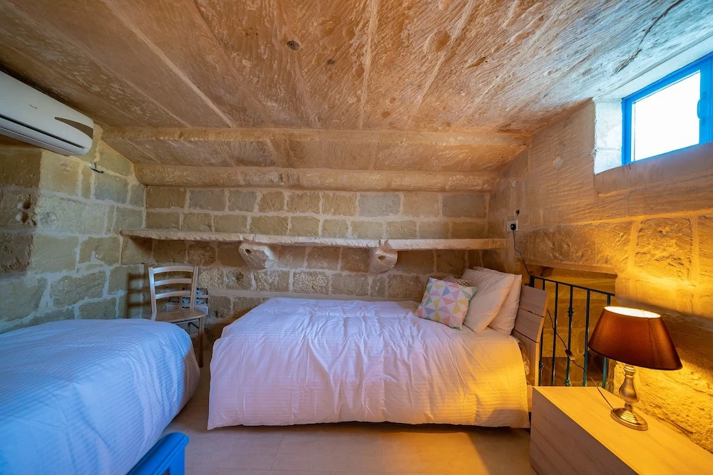 Ta' Pinu B&B