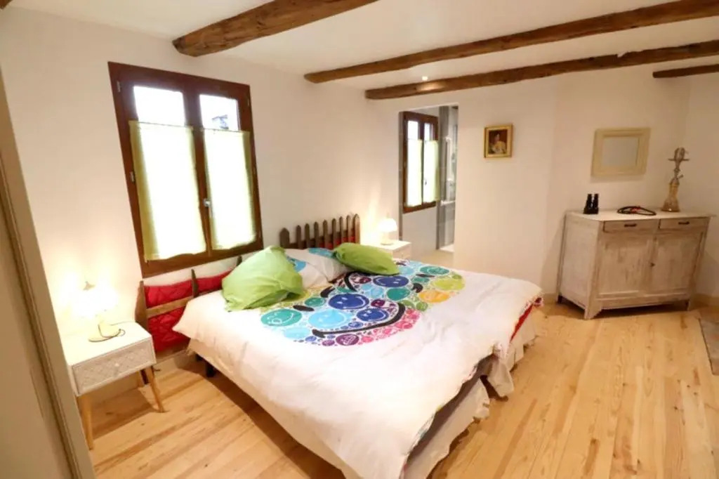 Villa spacieuse à Vieillevie avec piscine privée - 180 m²