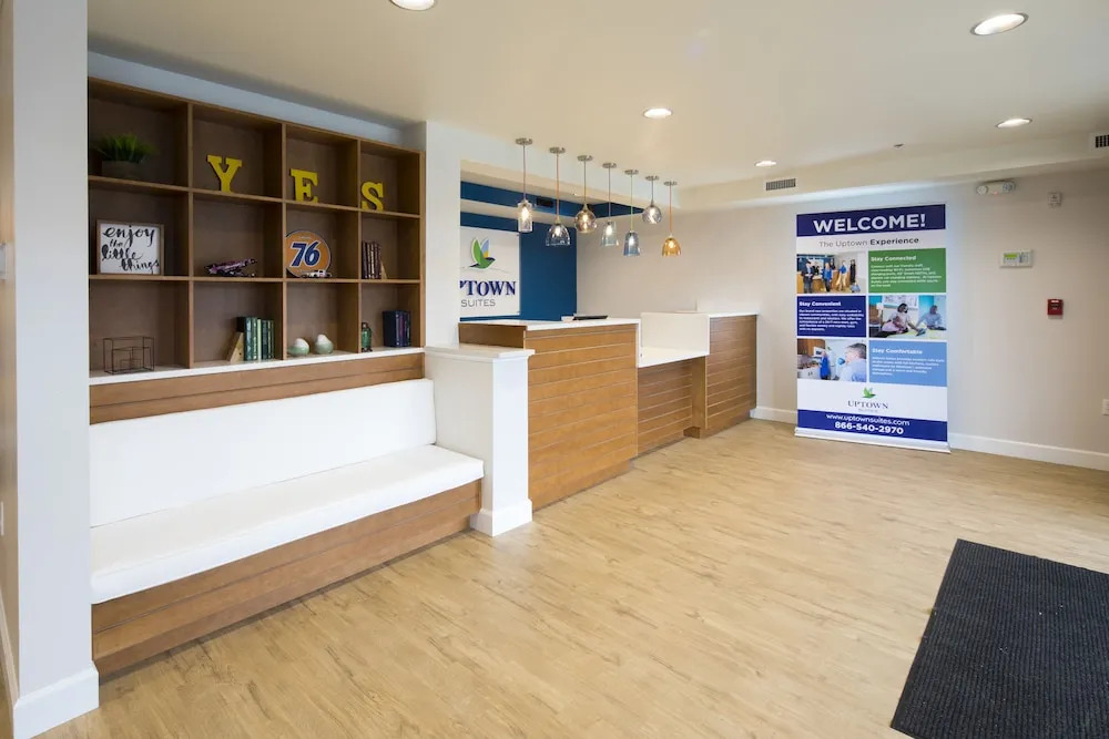 Uptown Suites Extended Stay Denver CO - Centennial