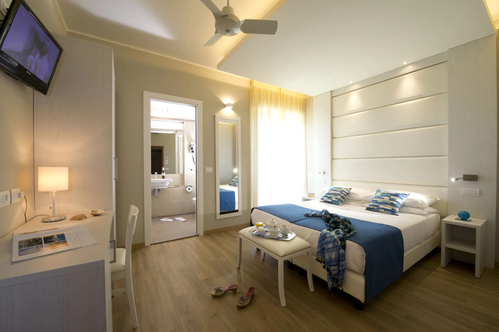 UNA HOTELS Imperial Beach Hotel