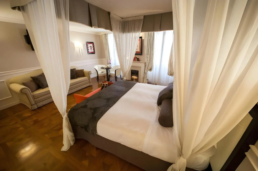 Victoria Hotel Letterario