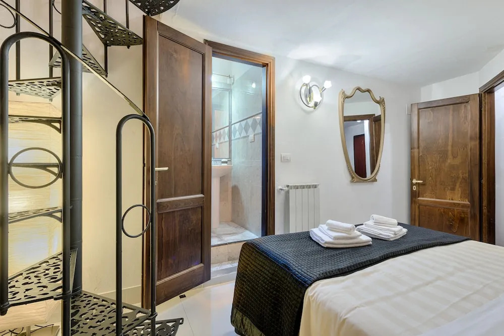 Santo Spirito Venti - Design Rooms in Florence near Ponte Vecchio & Palazzo Pitti