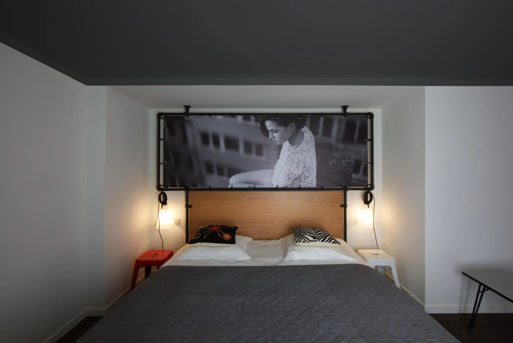 Zoom Hotel