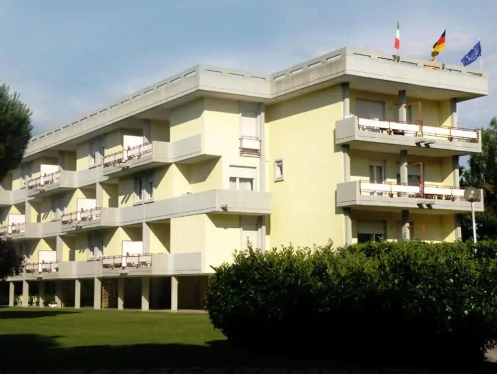 Apartment in Luni mit Balkon