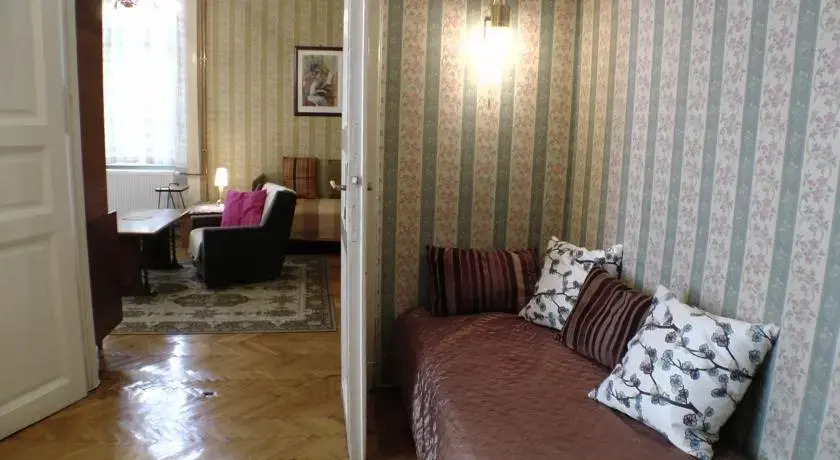 Julias sweet home