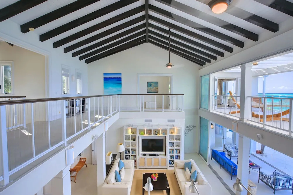 Azure Villa - Four Bedroom Villa