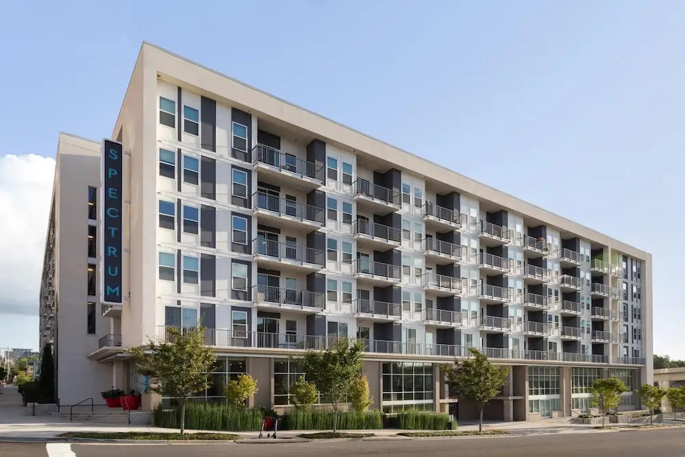 S1bd Serviced 1-br w Full Kitchen in Walkable Neighborhood