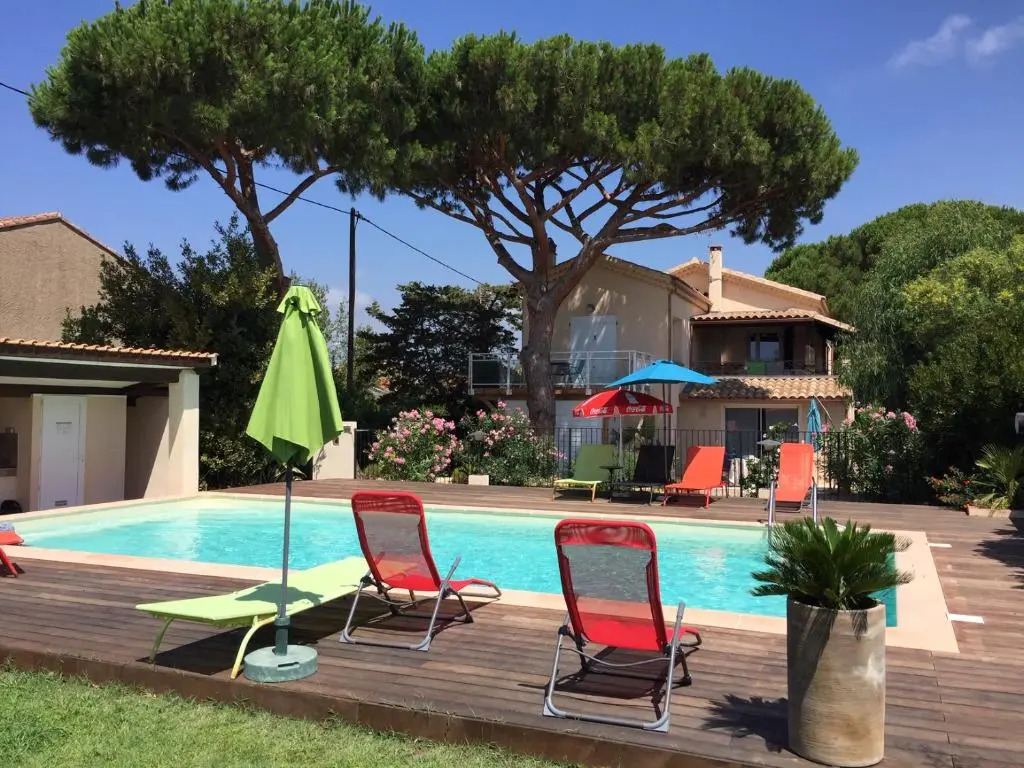 Studio de Charme, Piscine Et Mer a Pieds