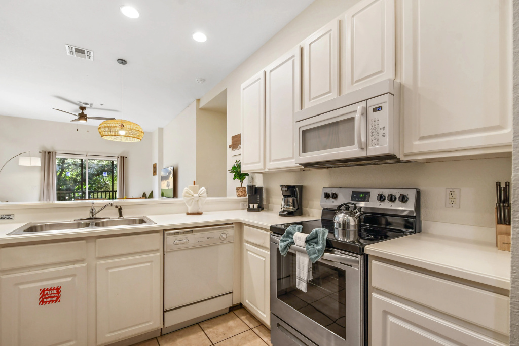 Bahama Bay 3 Bedrooms Completely Renovated