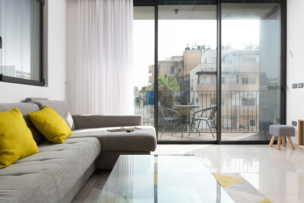 Luxury 2BR Balcony near beach Parking
