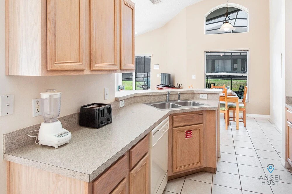 Home With Private Pool and Nature Trails Near Disney!