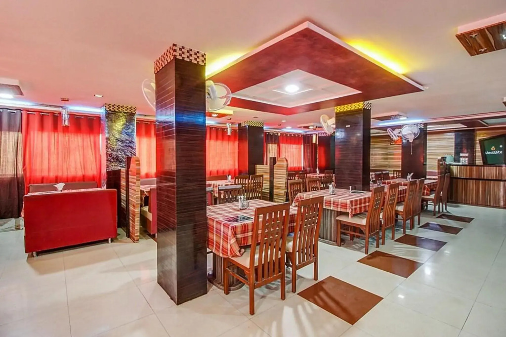 Hotel Sahara Palace