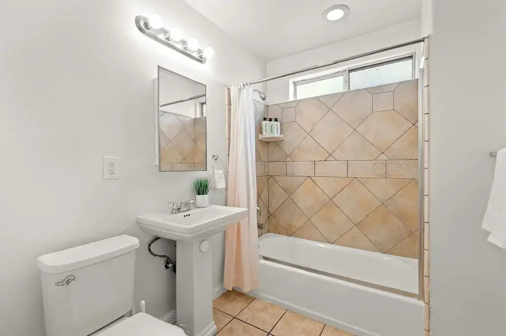 Near USC Dtla Spacious Private Bedroom 4