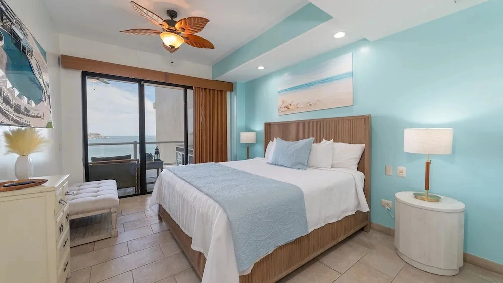 Cristal 803 2 BR 2 BA Condo @ Las Palomas Phase 1