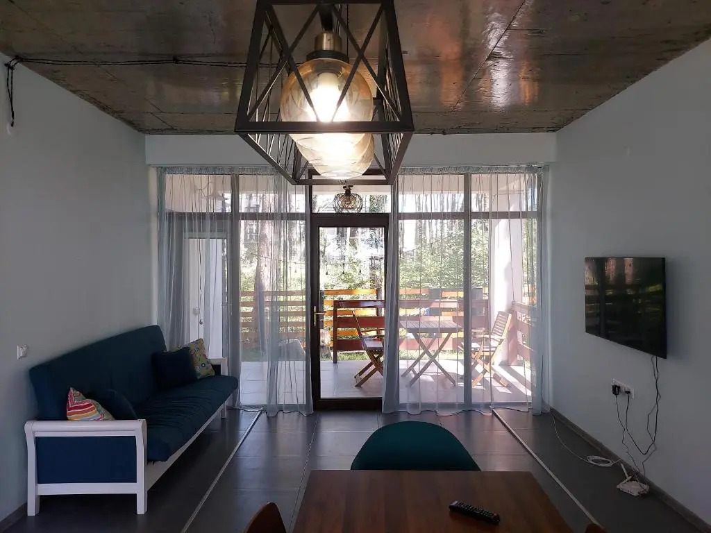 Beachfront 4-bedroom home in Kaprovani pine forest