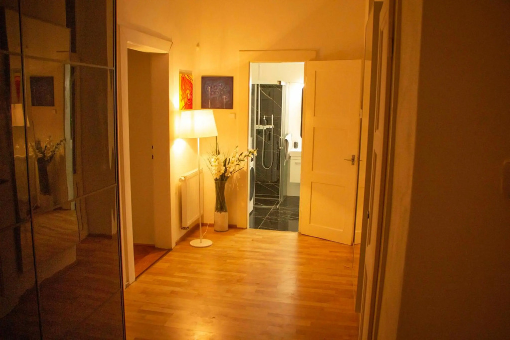 Double King Size Sunny Suite In Castle Area