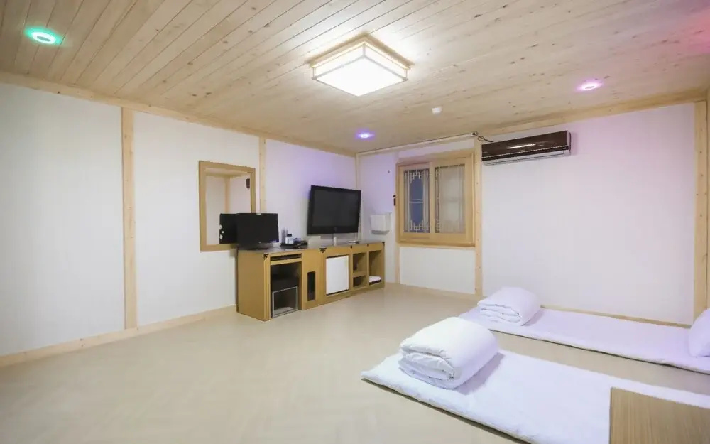 Andong Hotel Nine