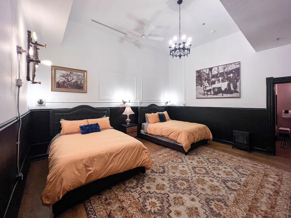 The Oliver Inn | Duluth Hotel Near Canal Park