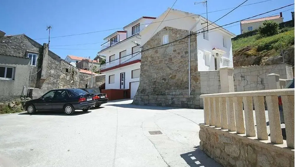 Apartment - 4 Bedrooms with Sea views - 107766