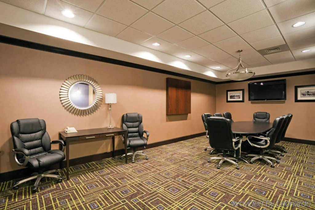 Holiday Inn Express Hotel & Suites Opelika Auburn by IHG