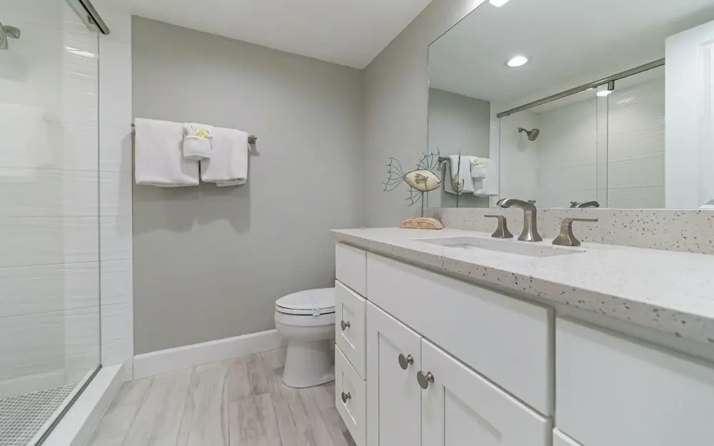 404-excelsior- Beautiful Unit Offering Amazing Gulf Views! 2 Bedroom Condo