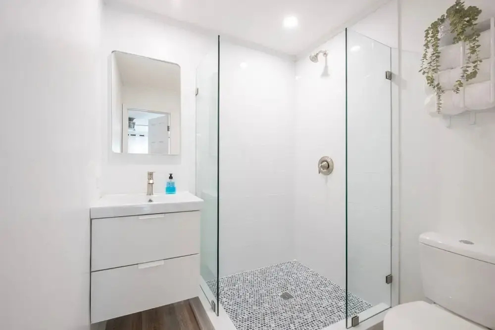 Laughing Bird Studio #7 - Brand New Stylish Apartment, Pool, Bea 1 Bedroom Condo
