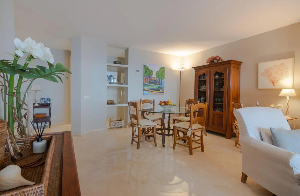 18166 - Superb Front Line Location - Heated Pool