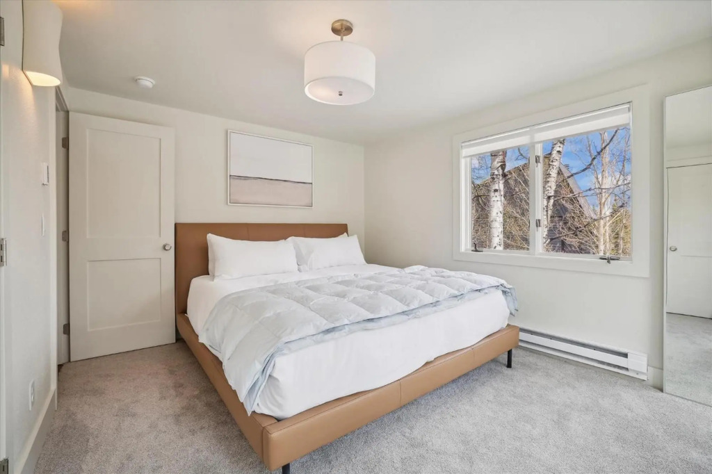 Frisco Creekside Retreat 3 Bedroom Townhouse by RedAwning