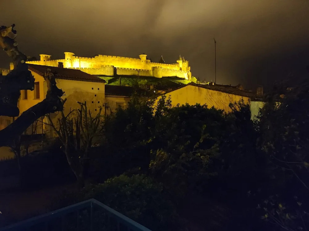 La Villa Carcassonne, Chambres d hôtes, B&B, face à la Cité Médiévale