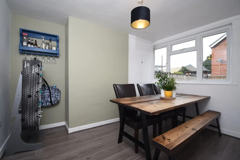 Cosy and Modern 2 Bed Family House in Abergele
