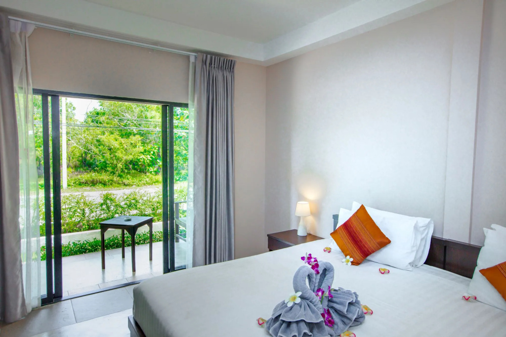 Naiharn Beach Resort - SHA Plus Extra