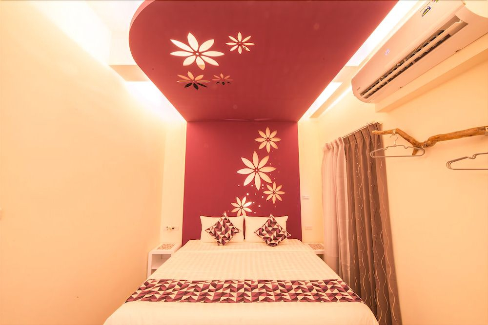 Sapphire Inn