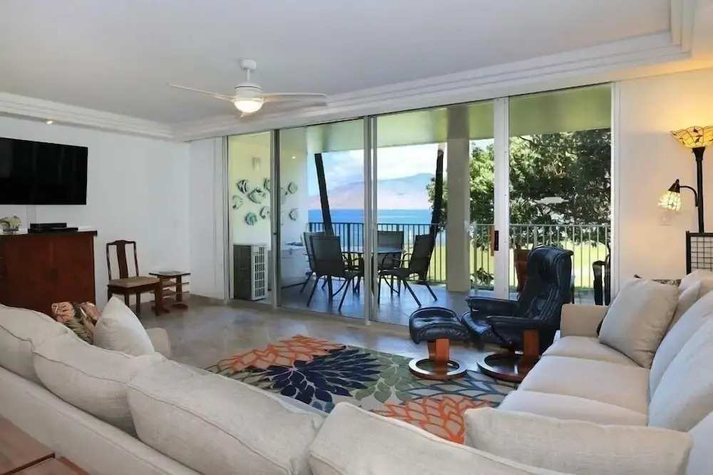 Royal Mauian, #202 3 Bedroom Condo by RedAwning