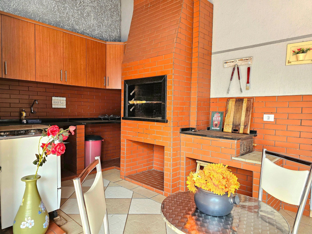Casa Familiar 4 Quartos Piscina E Churrasqueira