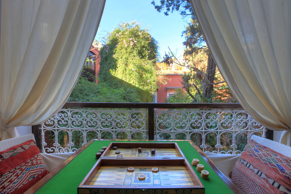 Riad Kaiss By Anika