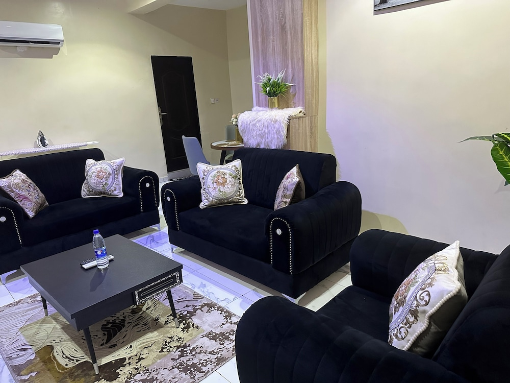 De Lords Resort Hotel & Suites