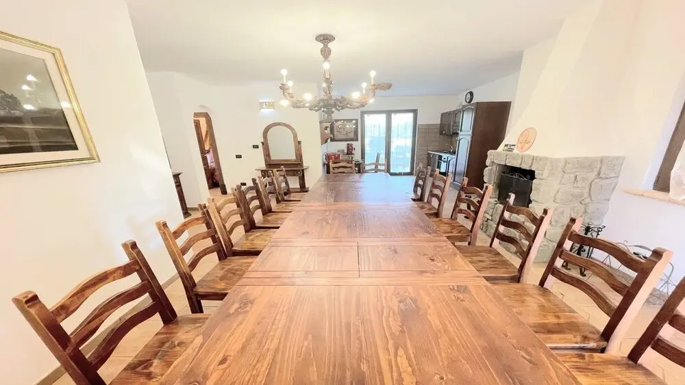 24 Guests - Heartbreaking Lake View and Pool