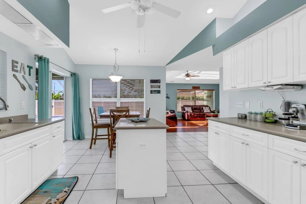1722 SW 38th Ter