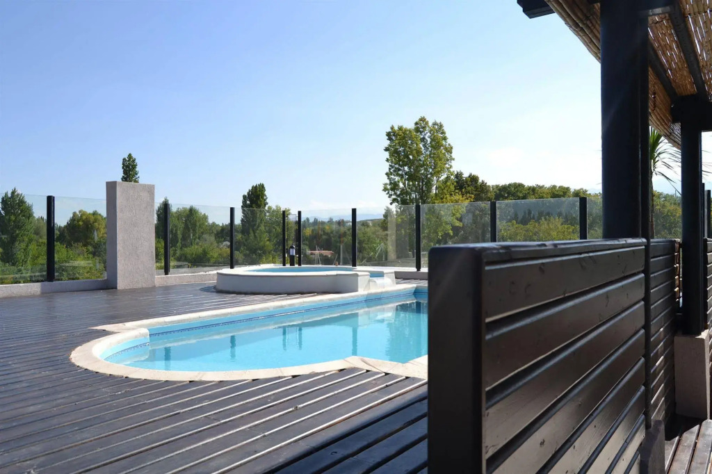 Plaza Paradiso by Camberland