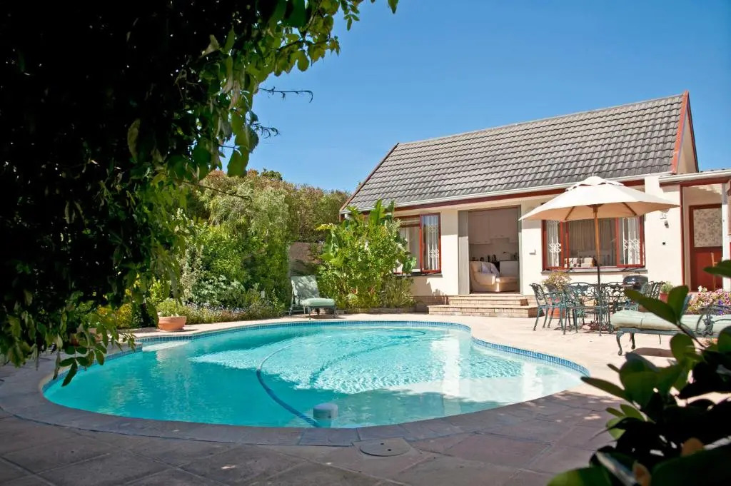 Pinoak Cottage Constantia