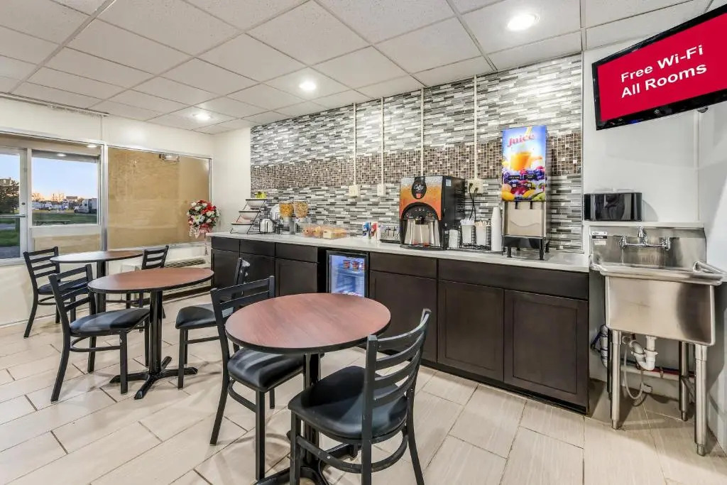 Red Roof Inn & Suites Wapakoneta